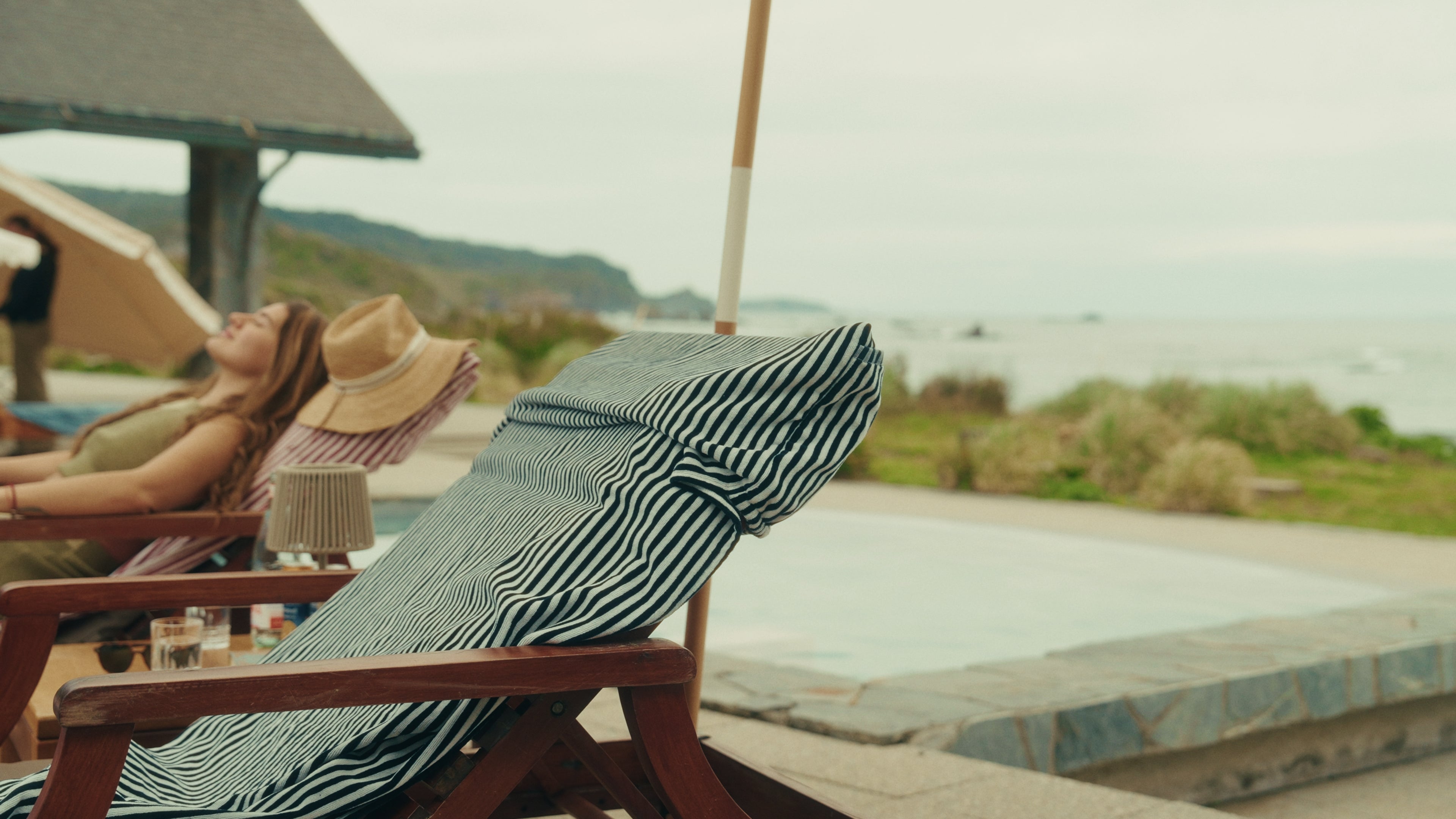 toalla de reposera lineas azul