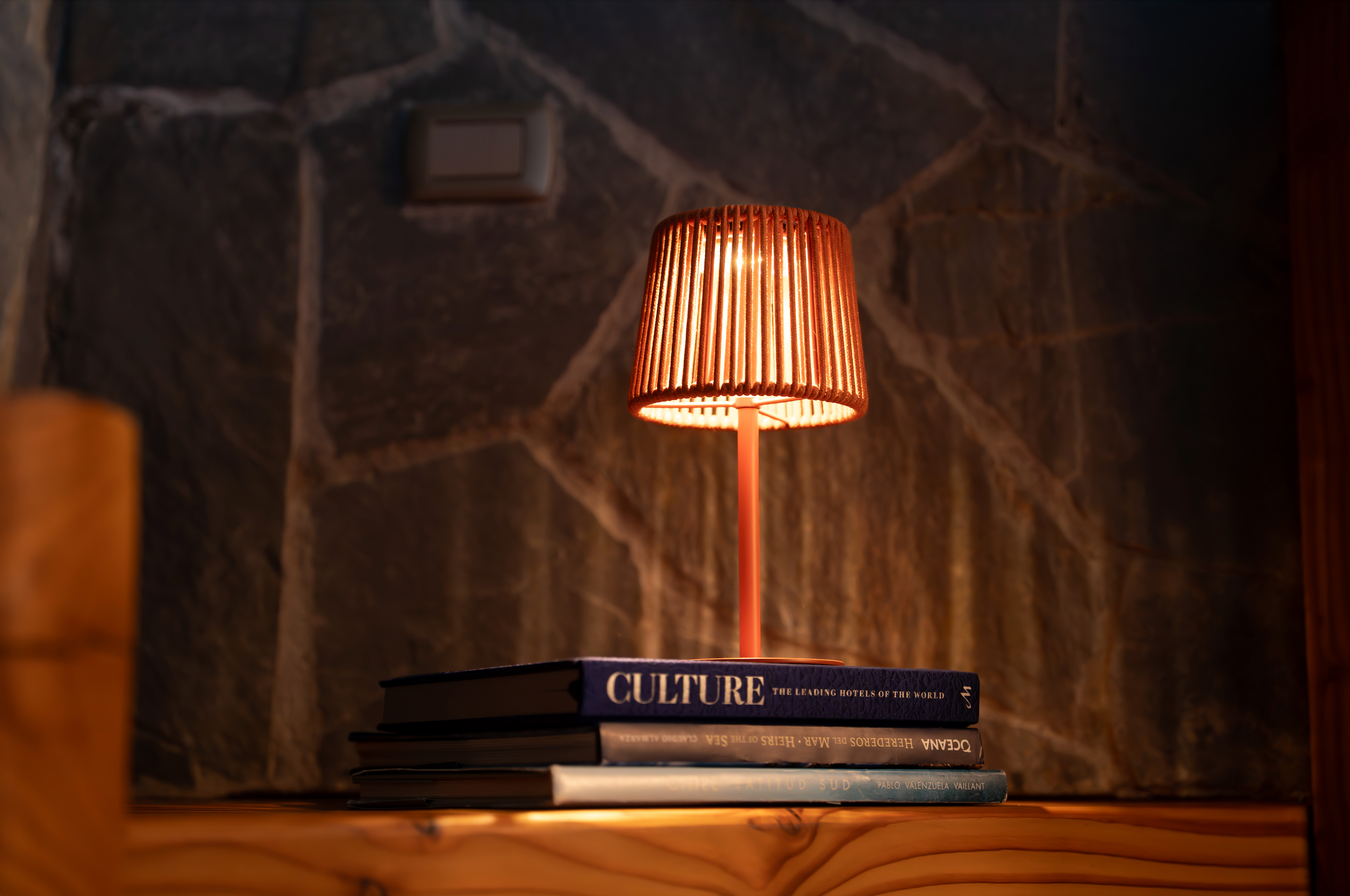 lampara_roja_de_exterior