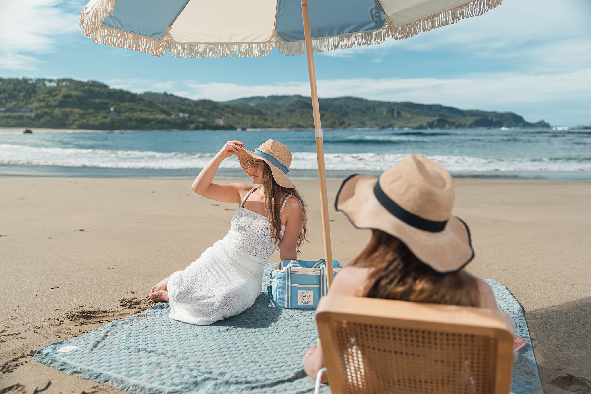toalla doble mallorca verde, hecha de algodón, con hoyo para el quitasol